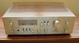 Akai AM-2600