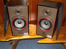B&W DM 110 Loudspeakers