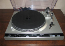 Technics SL 3300 Turntable