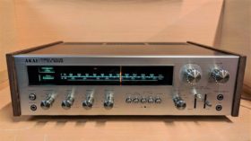 Akai AA-8080. Receiver